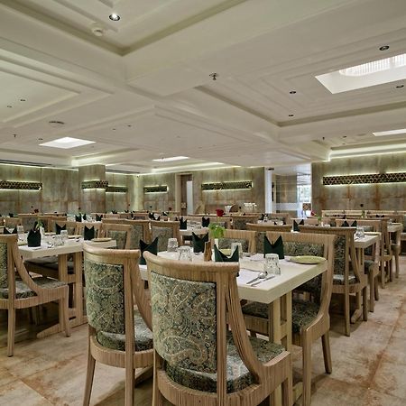 Golden Plaza Hotel Ахмедабад Екстериор снимка
