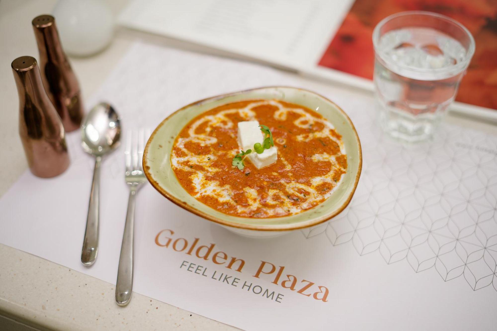 Golden Plaza Hotel Ахмедабад Екстериор снимка