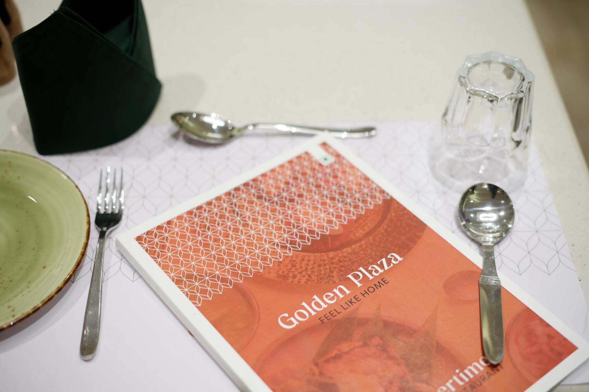 Golden Plaza Hotel Ахмедабад Екстериор снимка