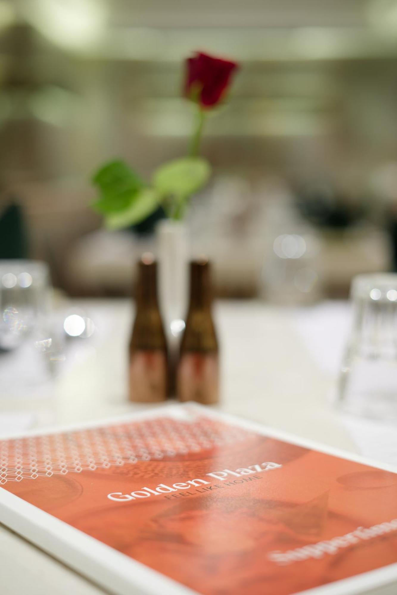Golden Plaza Hotel Ахмедабад Екстериор снимка
