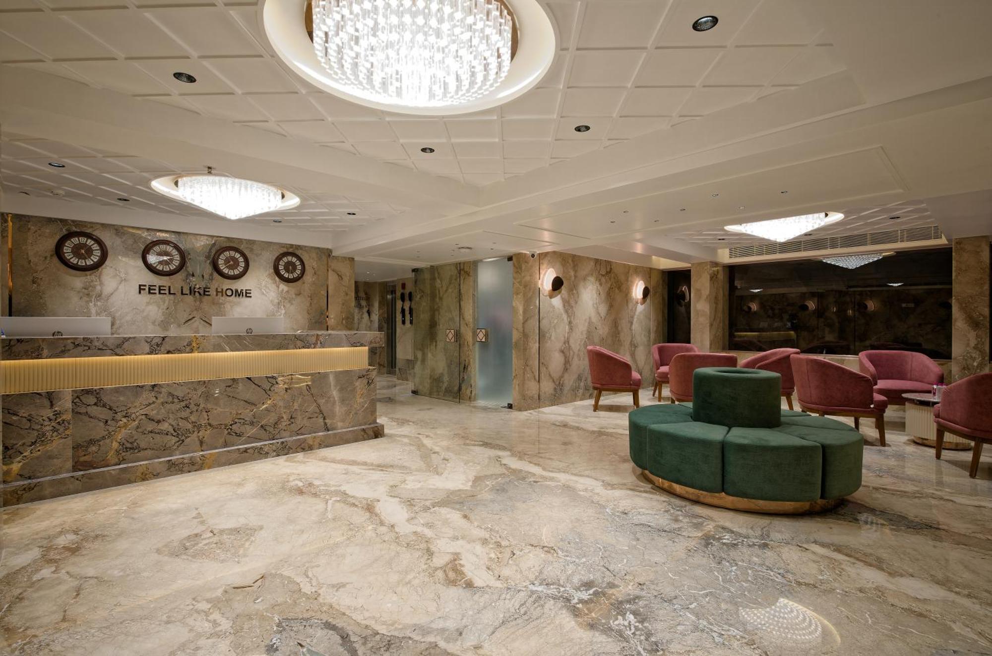 Golden Plaza Hotel Ахмедабад Екстериор снимка